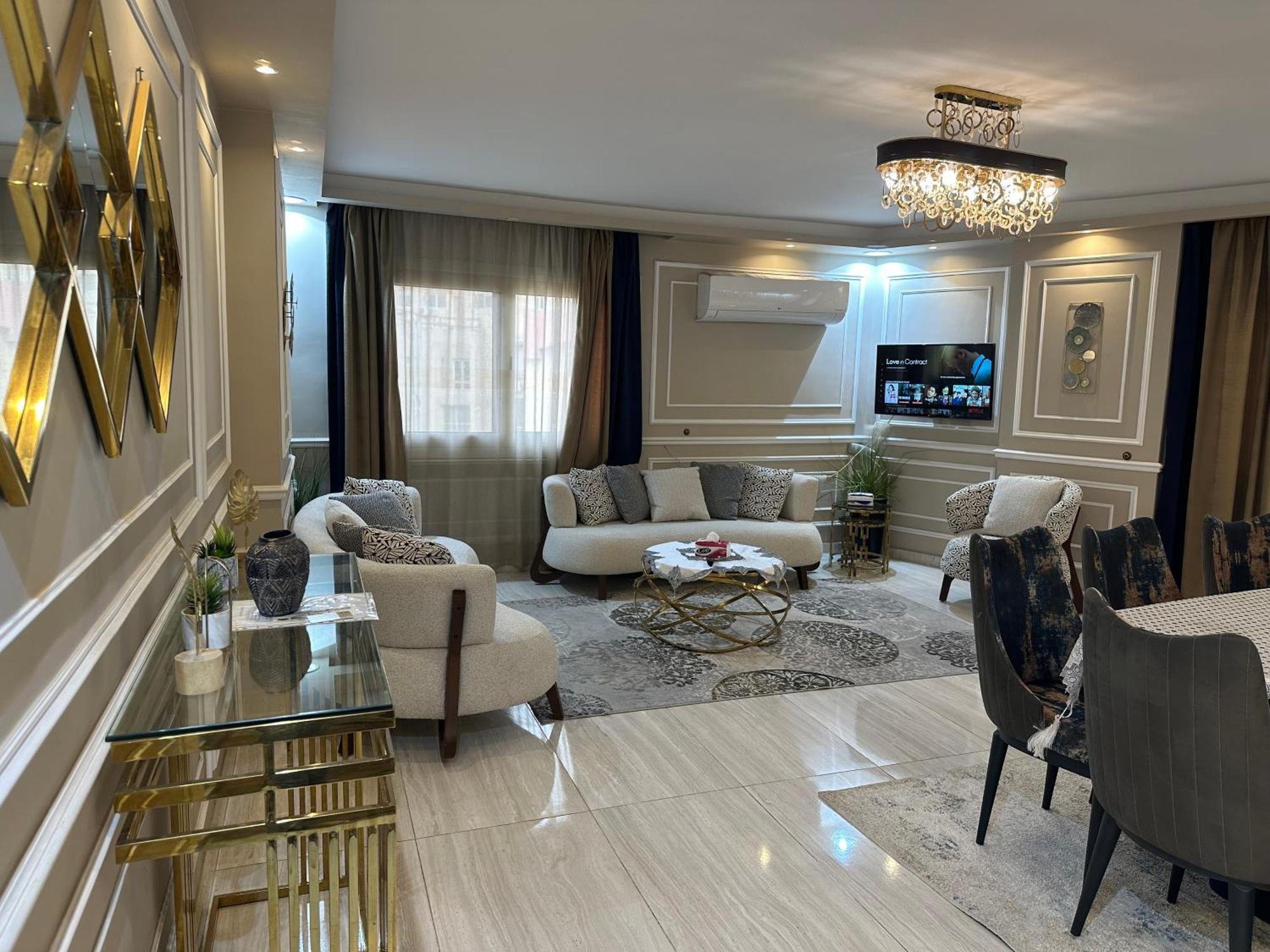 Luxurious In * Le Caire